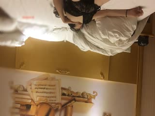 最新醉酒迷干极品身材萝莉妹高难度花式操玩摆造型玩弄她的大胸爆乳等多种暴力玩法