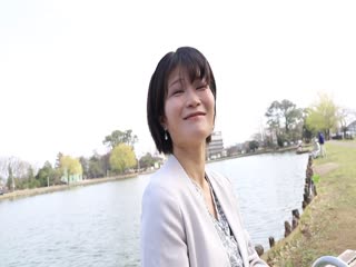 結婚わずか3ヶ月でAV出演！出演理由「お●んちんが足りなくて...」超が付く程のヤリマン人妻が現れた！挿入されながら自分のクリトリスを弄り続けて勝手にイッてやりたい放題w痴女過ぎてお手上げwww 今からこの人妻とハメ撮りします。47 at 埼玉県行田市行田駅前