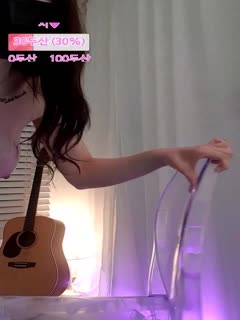 韩国美乳御姐主播全身淋上润滑油抚摸诱惑！