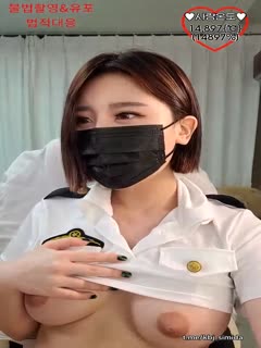 韩国巨乳女主播穿着机长制服露奶诱惑！