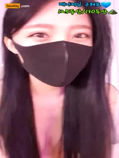 戴着口罩的韩国女主播隔着内裤自慰诱惑！