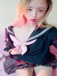 JK装金发小姐姐！撩起裙子没穿内裤！无毛骚b揉搓