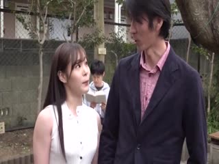 はじめて彼女ができたのに…隣に住む欲求不満な人妻さんに食べられ罪悪感勃起